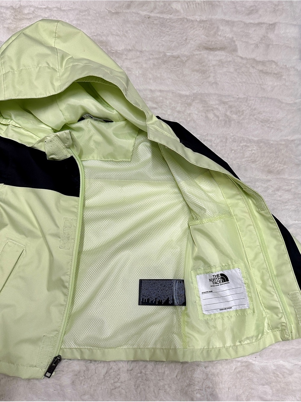 The North Face Kids Two-Tone Hooded Raincoat - Light Green & Black - Picture 4 of 7